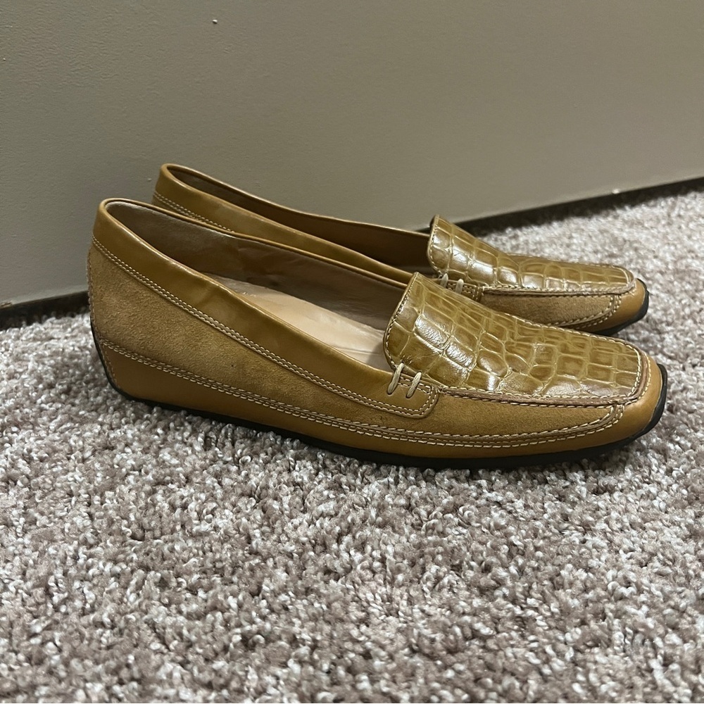 Nurture Shoes Womens 8.5 Driving Loafer Tan Crocodile Embossed Leather/Suede